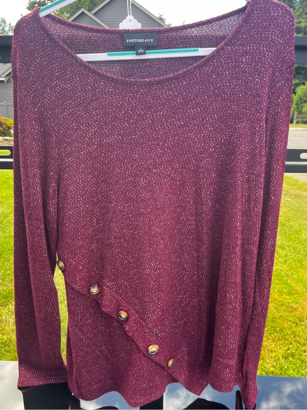 Fortune + Ivy Women's Maroon Long-Sleeve Button Accent Top
